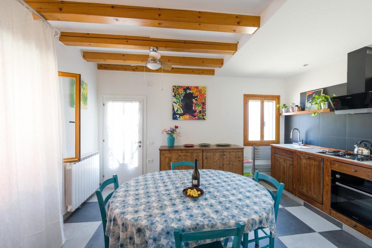 Night Galleria Holiday Home - Bed & Art In Burano - The Pink House Exterior photo