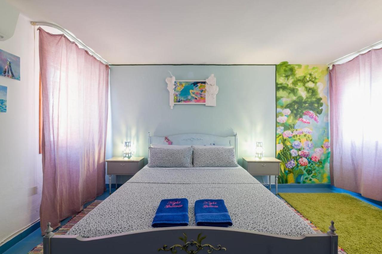 Night Galleria Holiday Home - Bed & Art In Burano - The Pink House Exterior photo