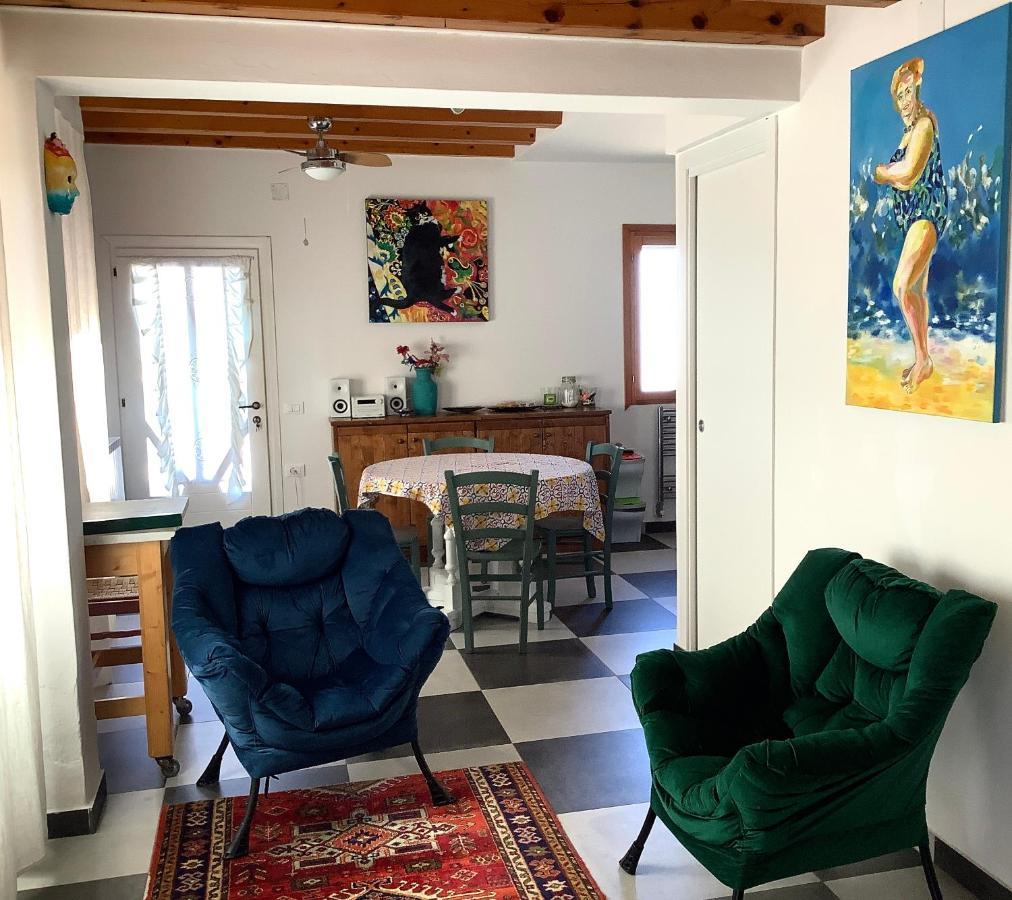 Night Galleria Holiday Home - Bed & Art In Burano - The Pink House Exterior photo
